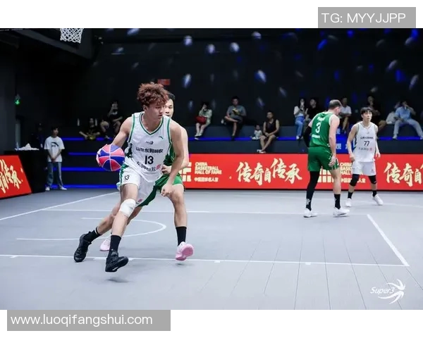 深圳篮球队与重庆篮球队赛后分析:力量对决的精彩瞬间与战术解析 深圳篮球队与重庆篮球队赛后分析:力量对决的精彩瞬间与战术解析